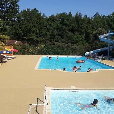 Camping Au Bois Dormant Hotel Chauffour-sur-Vell Exterior photo