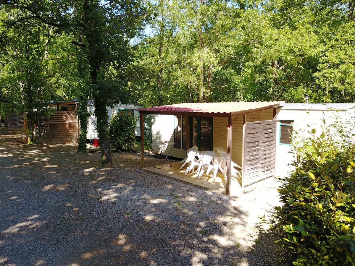 Camping Au Bois Dormant Hotel Chauffour-sur-Vell Exterior photo