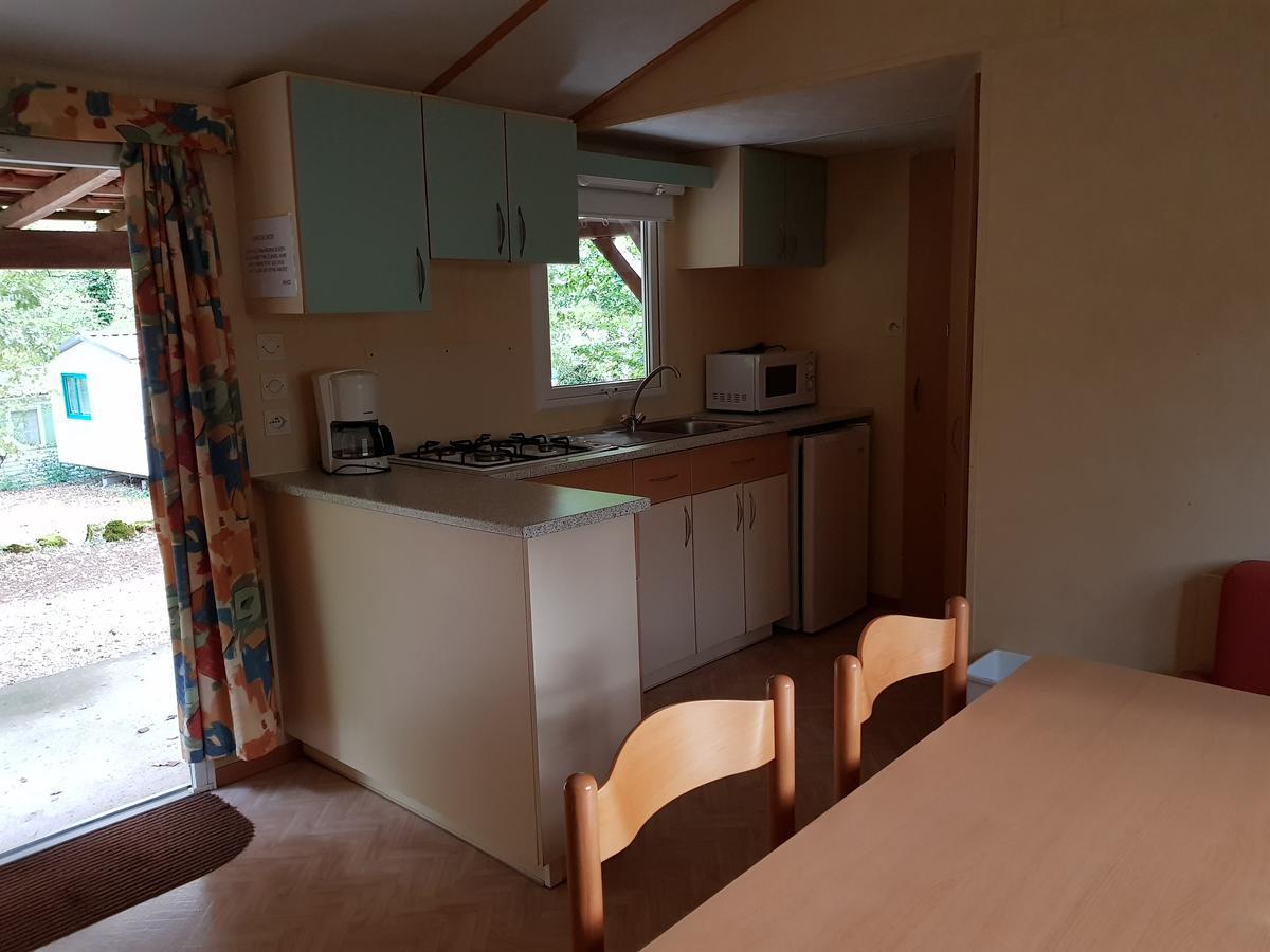 Camping Au Bois Dormant Hotel Chauffour-sur-Vell Exterior photo