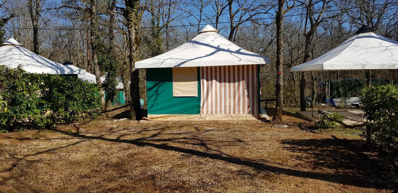 Camping Au Bois Dormant Hotel Chauffour-sur-Vell Exterior photo