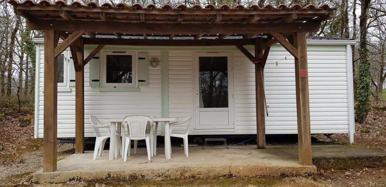 Camping Au Bois Dormant Hotel Chauffour-sur-Vell Exterior photo