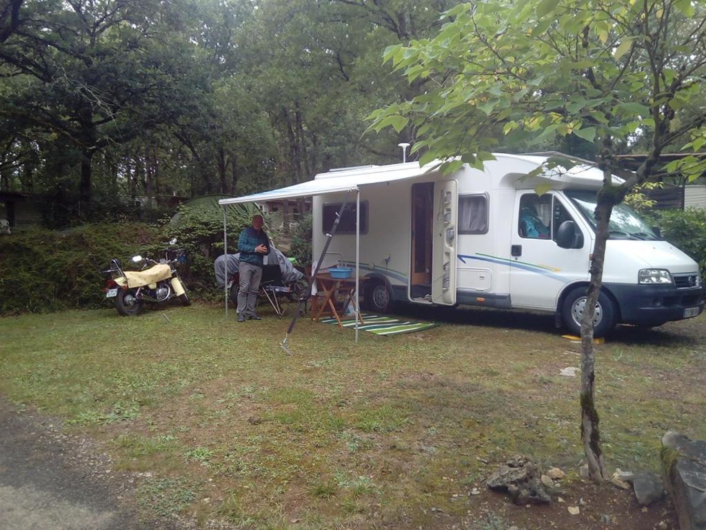Camping Au Bois Dormant Hotel Chauffour-sur-Vell Exterior photo